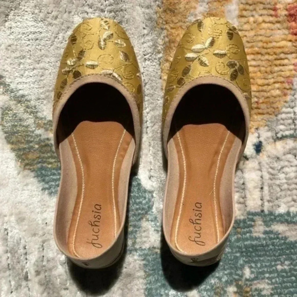 Fuchsia Brand Handmade Gold Embroidered Floral Leaf Flats EUC - Picture 1 of 8